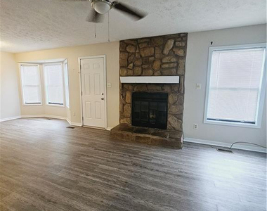 6847 Candlewood Drive - Photo Thumbnail 2