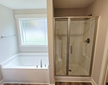 574 Long Grass Drive - Photo Thumbnail 11