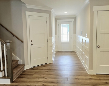 574 Long Grass Drive - Photo Thumbnail 2