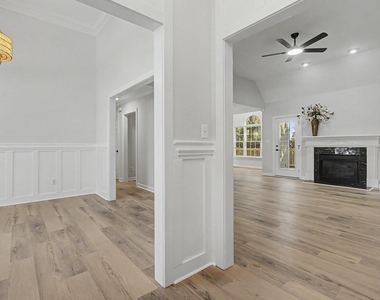 208 Hickory Glen Lane - Photo Thumbnail 14