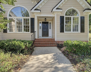 208 Hickory Glen Lane - Photo Thumbnail 5