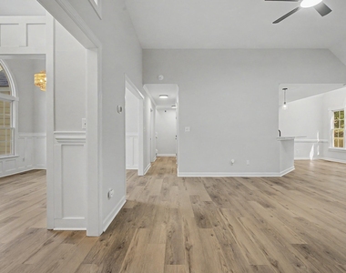 208 Hickory Glen Lane - Photo Thumbnail 11