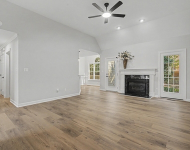 208 Hickory Glen Lane - Photo Thumbnail 18