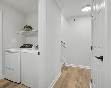 208 Hickory Glen Lane - Photo Thumbnail 25