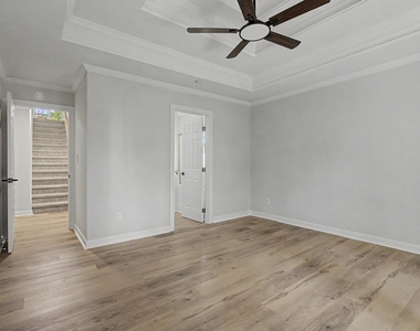208 Hickory Glen Lane - Photo Thumbnail 32