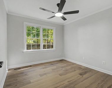 208 Hickory Glen Lane - Photo Thumbnail 10