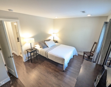 144 E Tryon Street - Photo Thumbnail 8