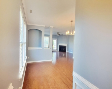 2952 Casona Way - Photo Thumbnail 1