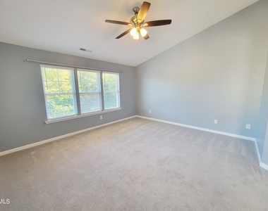 2952 Casona Way - Photo Thumbnail 23