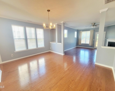 2952 Casona Way - Photo Thumbnail 5