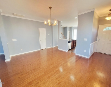 2952 Casona Way - Photo Thumbnail 3