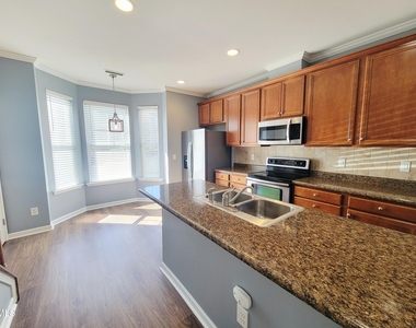 2952 Casona Way - Photo Thumbnail 14