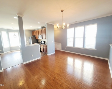 2952 Casona Way - Photo Thumbnail 4
