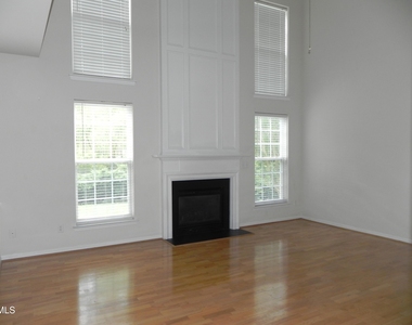 503 Crescendo Drive - Photo Thumbnail 13