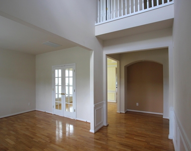 503 Crescendo Drive - Photo Thumbnail 2