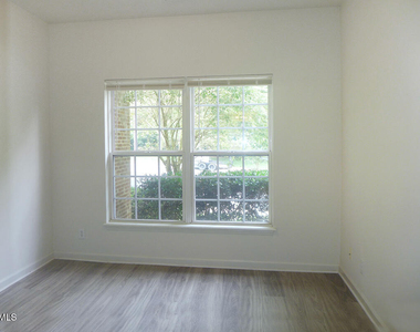 101 Rock Haven Road - Photo Thumbnail 9