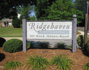 101 Rock Haven Road - Photo Thumbnail 16
