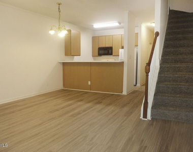 101 Rock Haven Road - Photo Thumbnail 5
