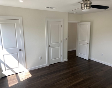 1909 Frazier Ave - Photo Thumbnail 3