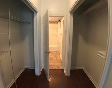 2529 Rio Grande St - Photo Thumbnail 8