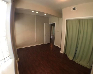 2529 Rio Grande St - Photo Thumbnail 3