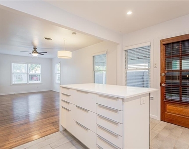 1010 Arcadia Ave - Photo Thumbnail 9