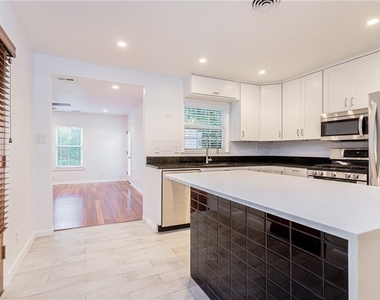 1010 Arcadia Ave - Photo Thumbnail 7