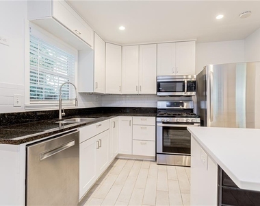 1010 Arcadia Ave - Photo Thumbnail 5
