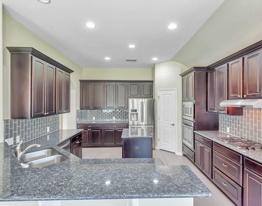 101 Dasher Dr - Photo Thumbnail 6