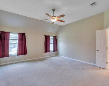 101 Dasher Dr - Photo Thumbnail 15