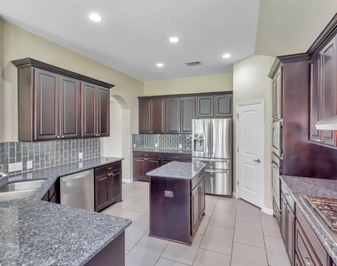 101 Dasher Dr - Photo Thumbnail 7
