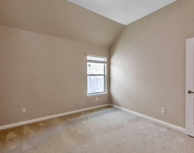 101 Dasher Dr - Photo Thumbnail 24