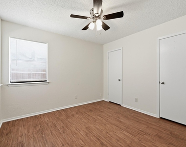 2608 Garrettson Dr - Photo Thumbnail 14