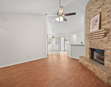 2608 Garrettson Dr - Photo Thumbnail 6