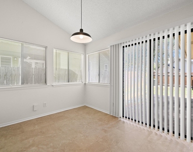 2608 Garrettson Dr - Photo Thumbnail 8