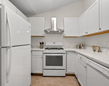 2608 Garrettson Dr - Photo Thumbnail 10