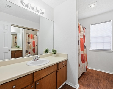 2608 Garrettson Dr - Photo Thumbnail 13