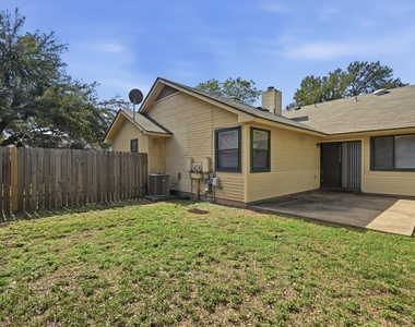 2608 Garrettson Dr - Photo Thumbnail 18