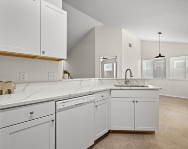 2608 Garrettson Dr - Photo Thumbnail 4