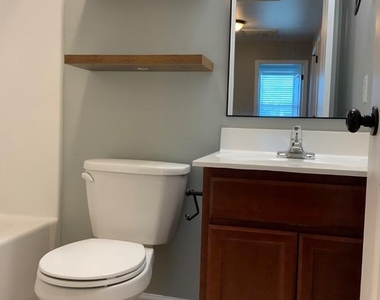 40 Betts Way - Photo Thumbnail 16