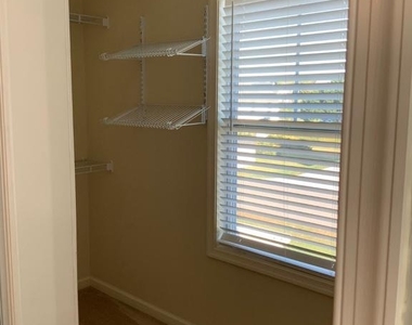 40 Betts Way - Photo Thumbnail 9