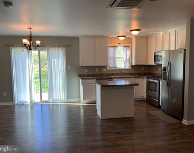 40 Betts Way - Photo Thumbnail 3