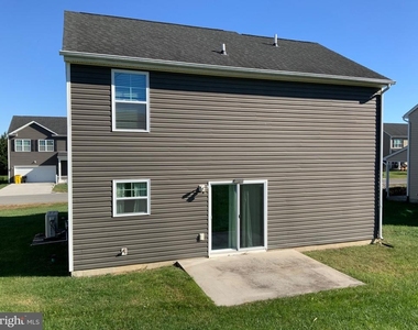 40 Betts Way - Photo Thumbnail 1