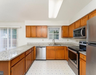 15130 Jarrell Place - Photo Thumbnail 9