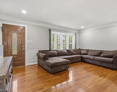 14707 Dunbar Lane - Photo Thumbnail 7