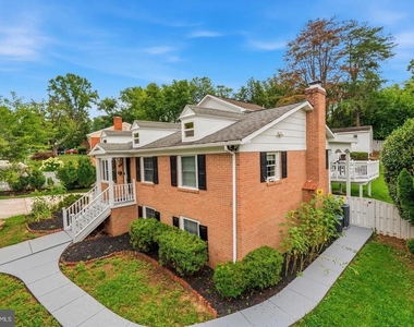 14707 Dunbar Lane - Photo Thumbnail 4