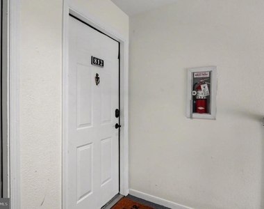 676 Gateway Drive Se - Photo Thumbnail 3