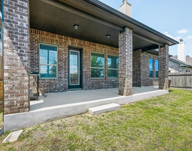 810 Clearwell St - Photo Thumbnail 36