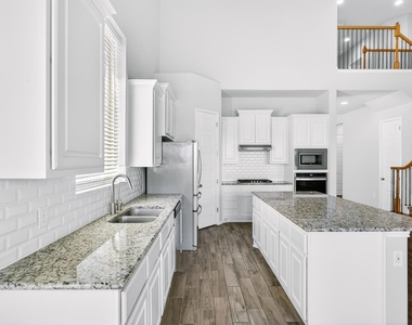 810 Clearwell St - Photo Thumbnail 12