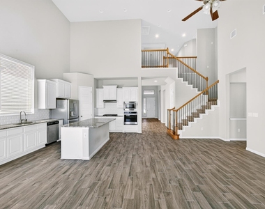 810 Clearwell St - Photo Thumbnail 13